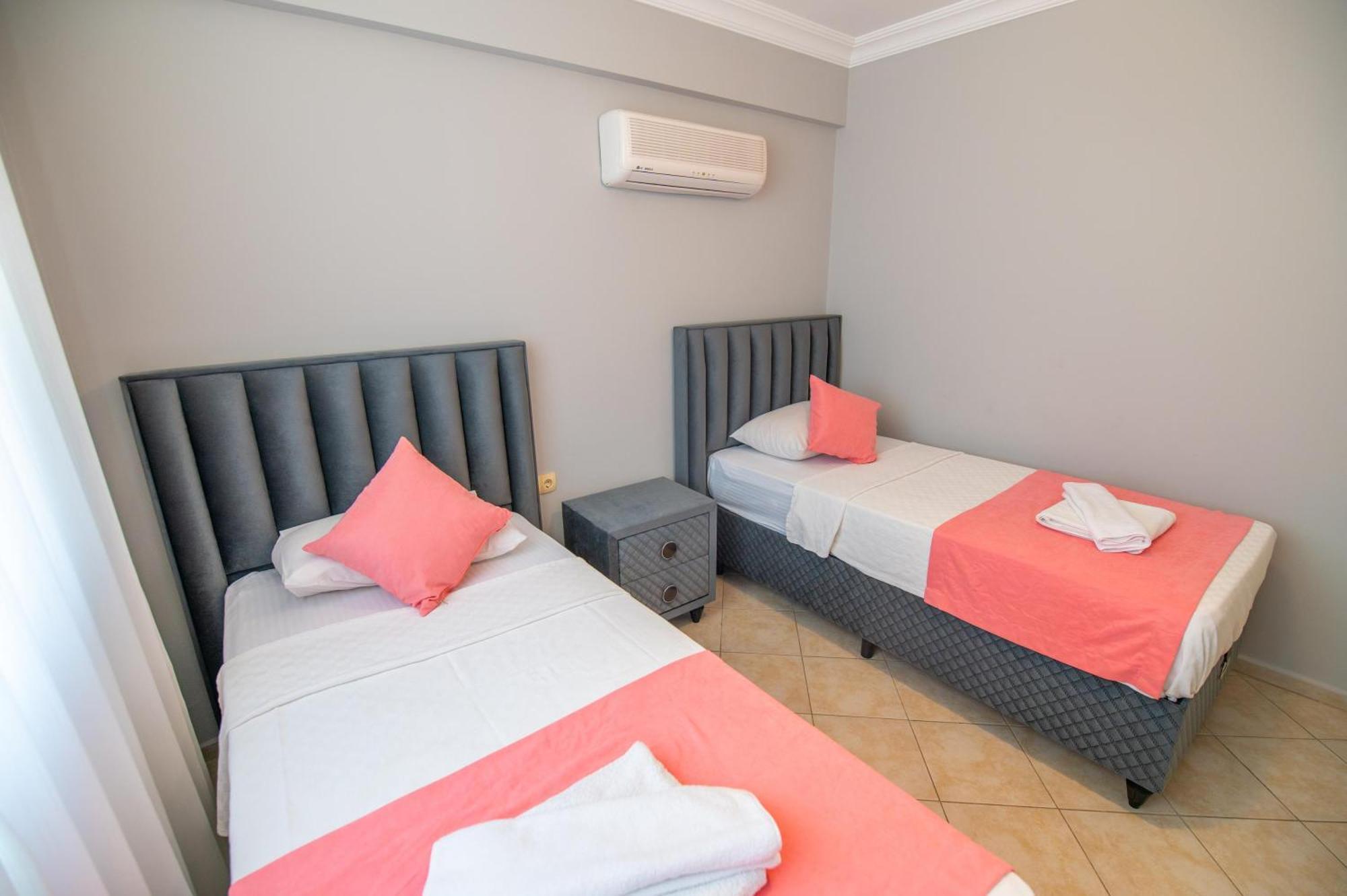 Sunset Beach Villas And Apartments Fethiye Exterior photo