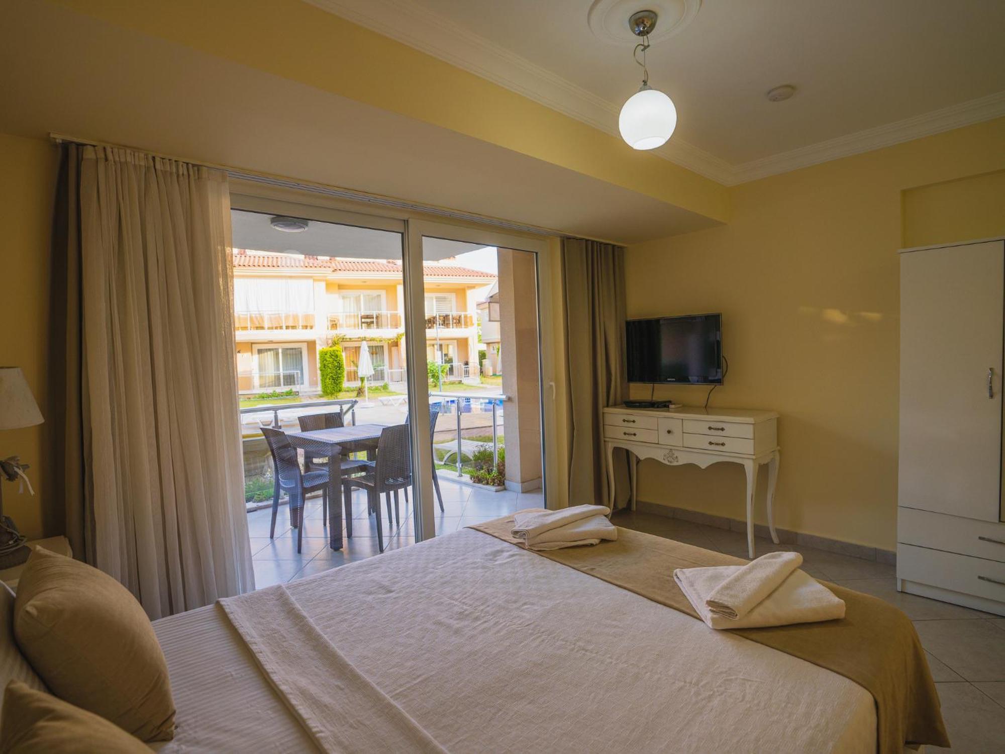Sunset Beach Villas And Apartments Fethiye Exterior photo