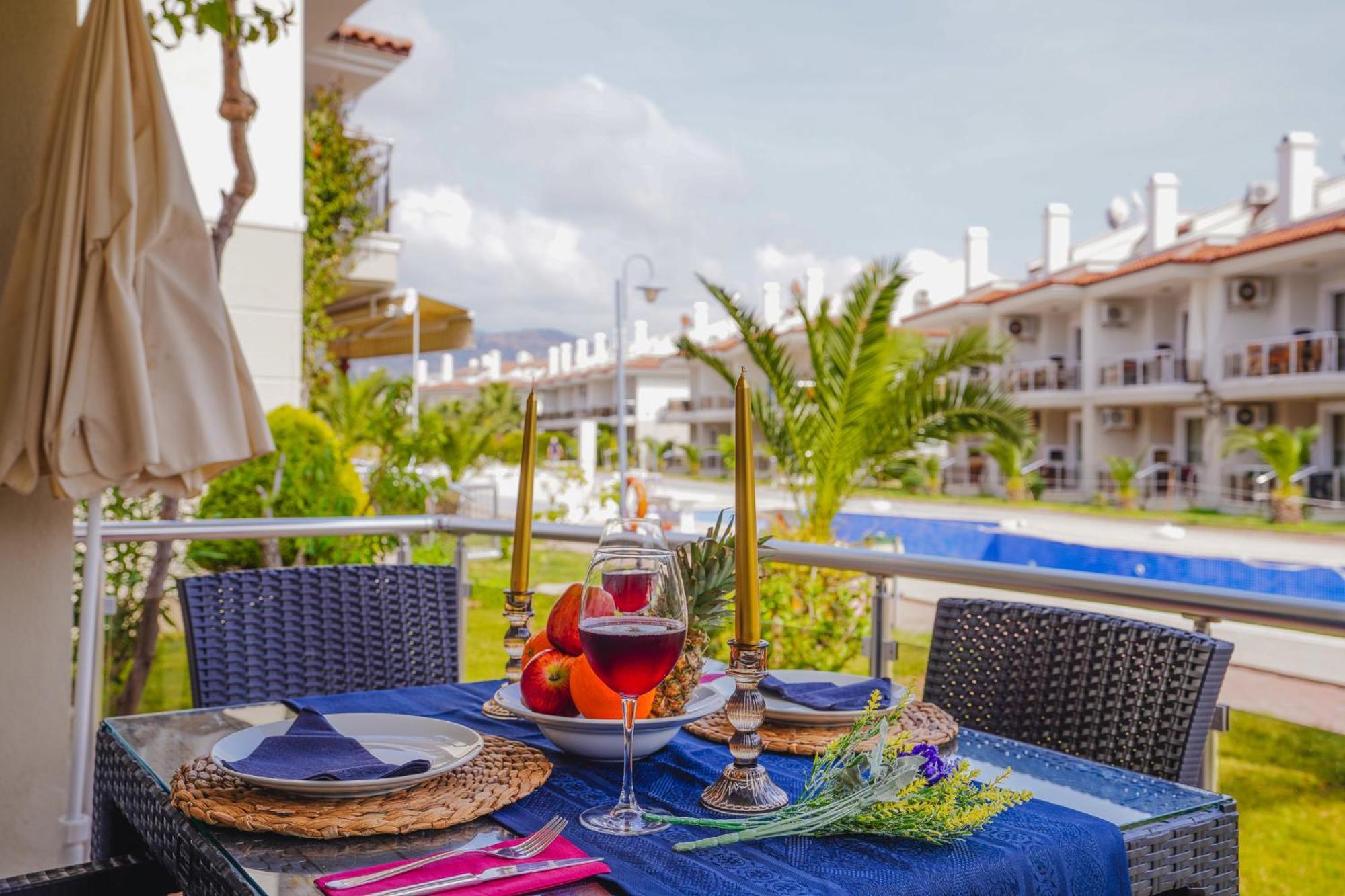Sunset Beach Villas And Apartments Fethiye Exterior photo